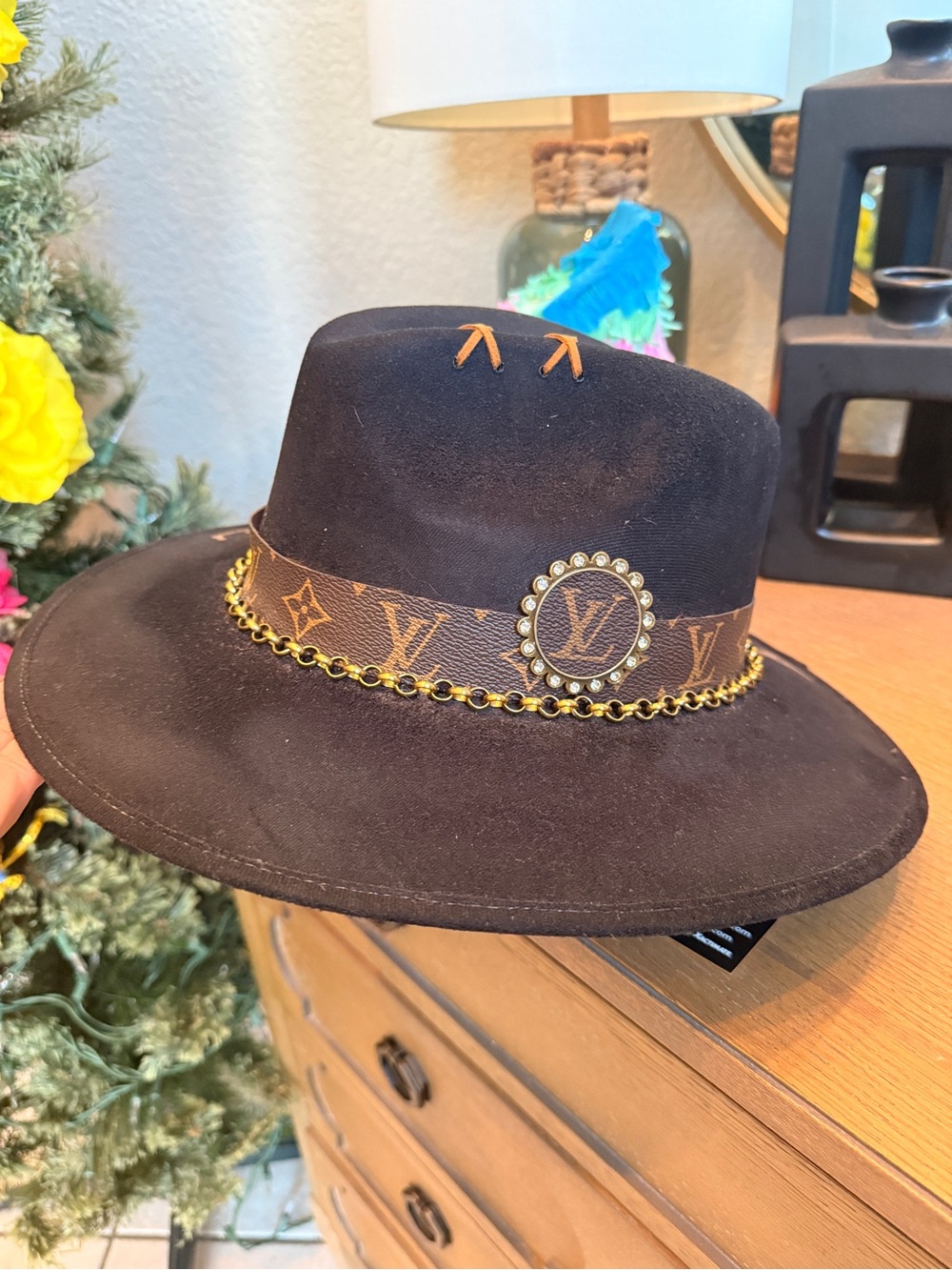 LV rustic suede like hat - Picture 4 of 4